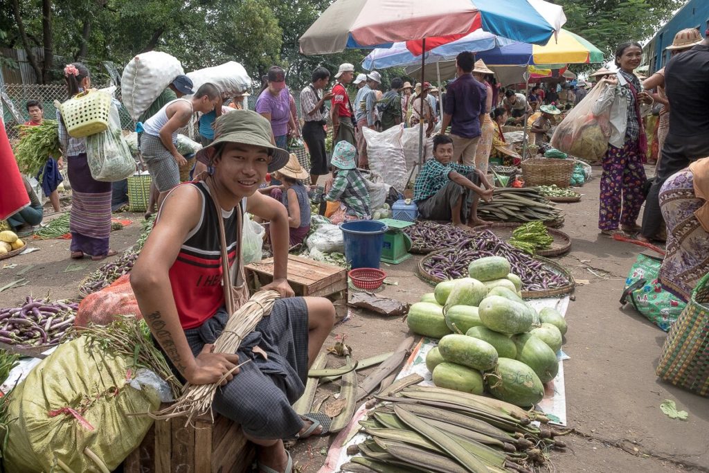 Danyiong Markt Verkaeufer