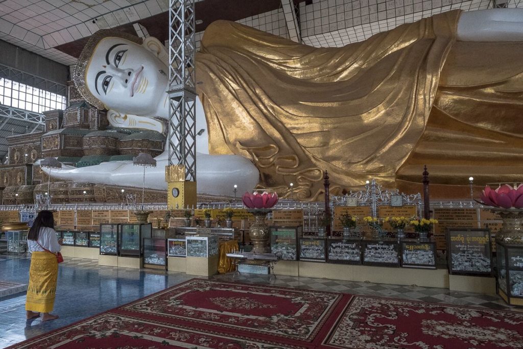Shwethalyaung Buddah