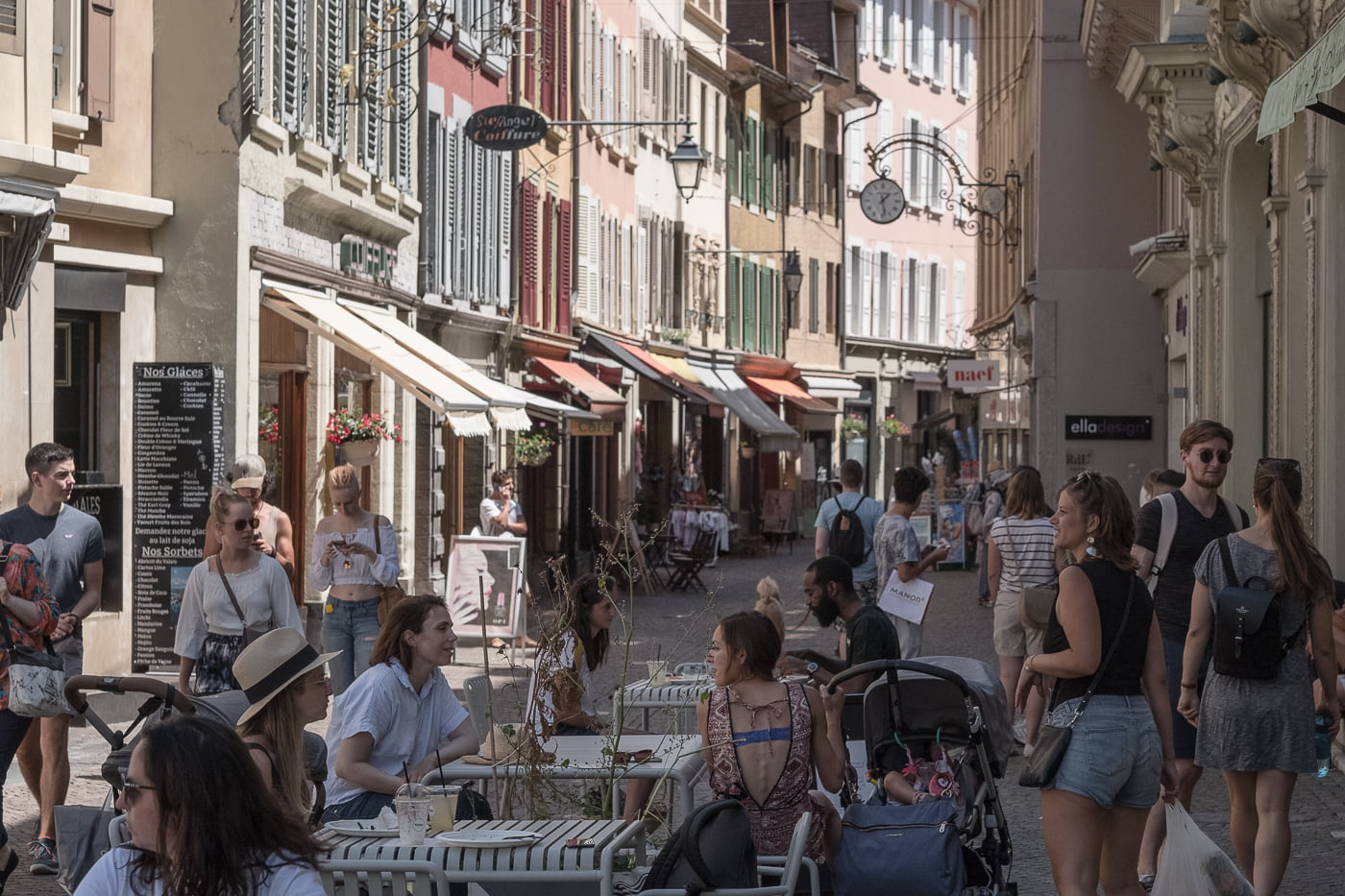 Belebte Altstadt Vevey