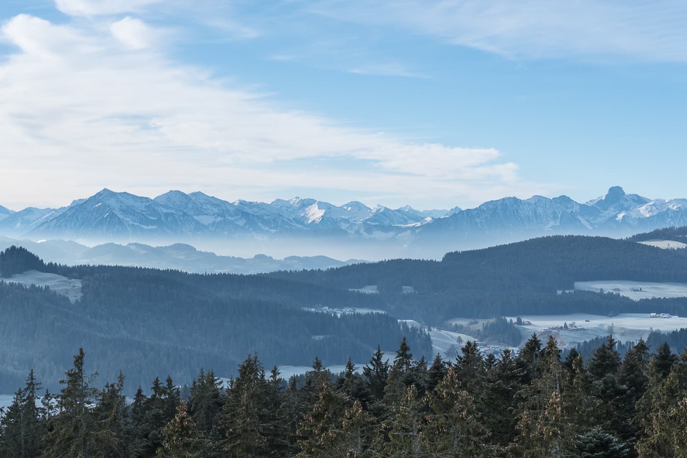 Bergpanorama vom Aussichtsturm Chuderhüsi