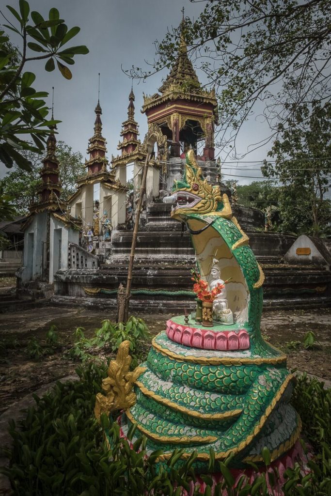 buddha statuen
