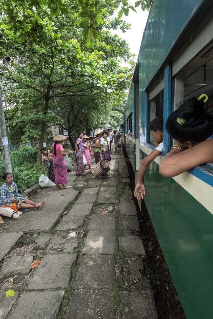 circular-line-yangon-rausgucken