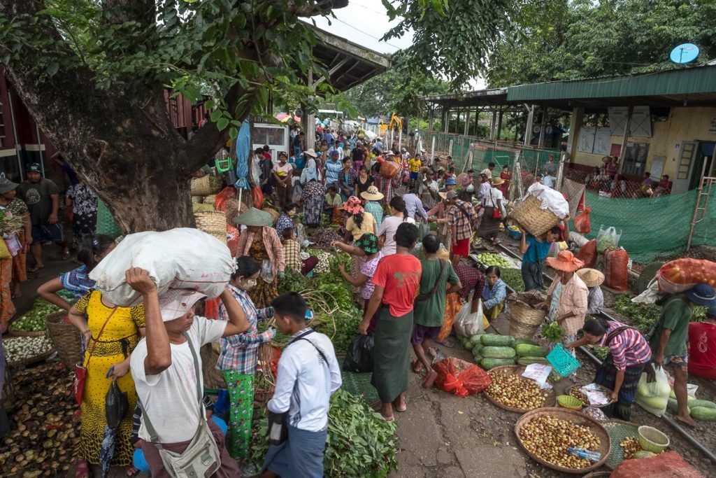 danyiong-circular-train-yangon