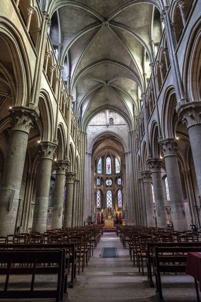 das innern der kirche notre-dame