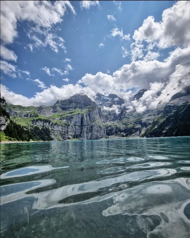 Baden im Oeschinensee