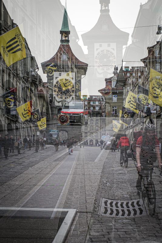 Zytglogge Bern: Velofahrer, Polizei und Passanten auf Mehrfachbelichtung