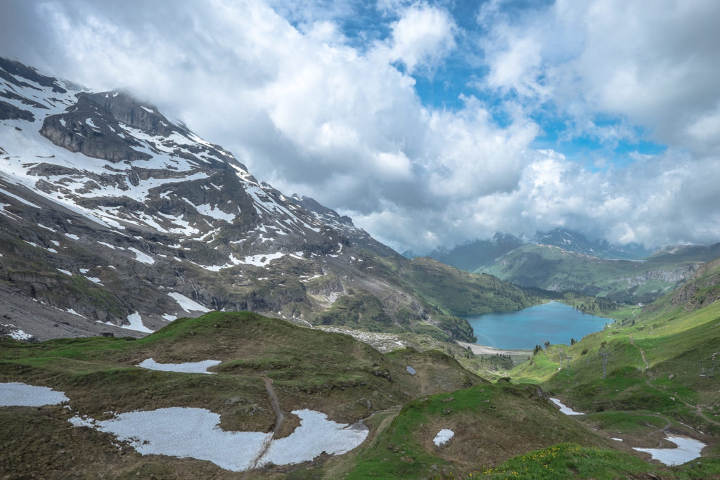 Sicht vom Jochpass auf den Engstlensee