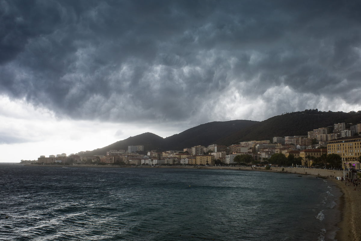 Gewitter ueber Ajaccio