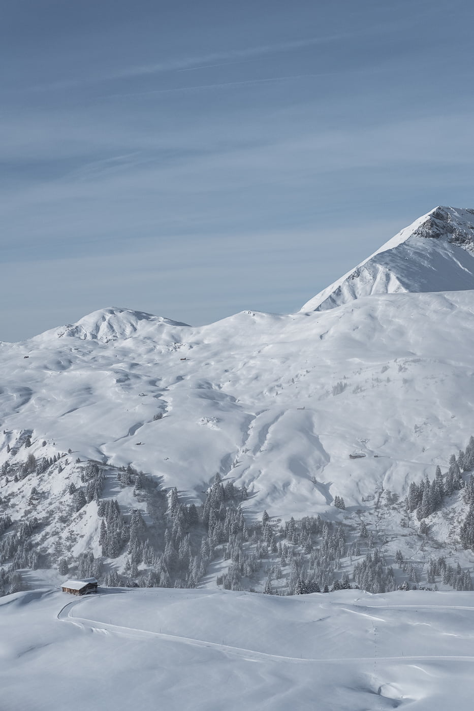 Haus in der Schneelandschaft Adelboden Lenk