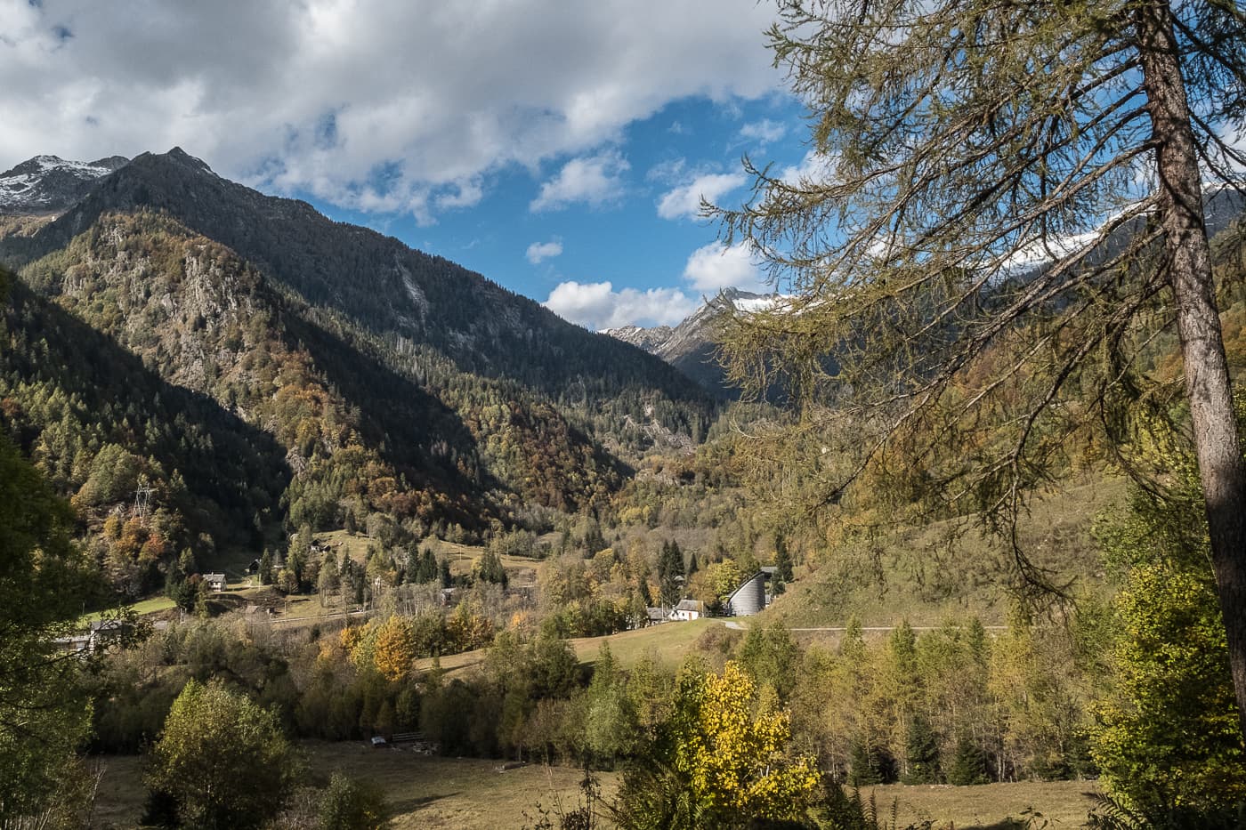 Landschaft beim Bergdorf Mogno