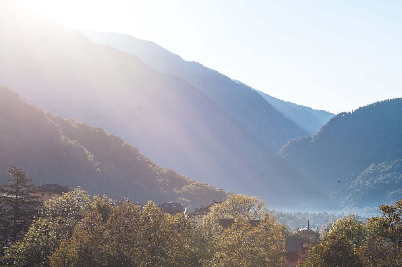 Maggiatal spazieren im Herbst