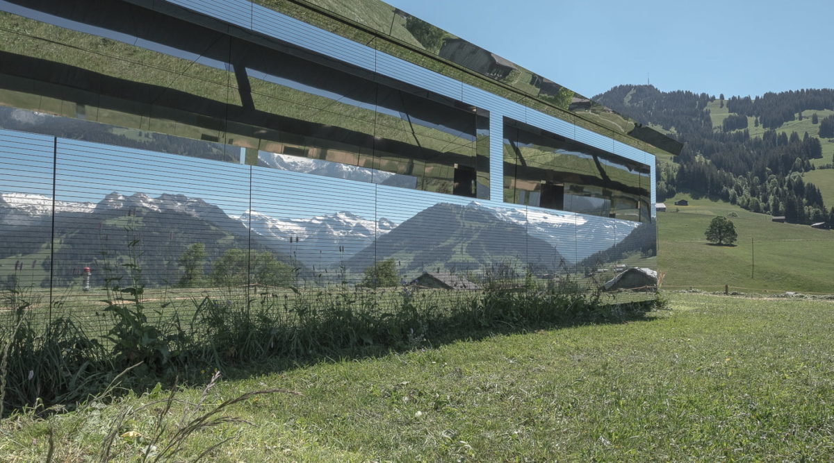 mirage-gstaad-spiegeln-landschaft