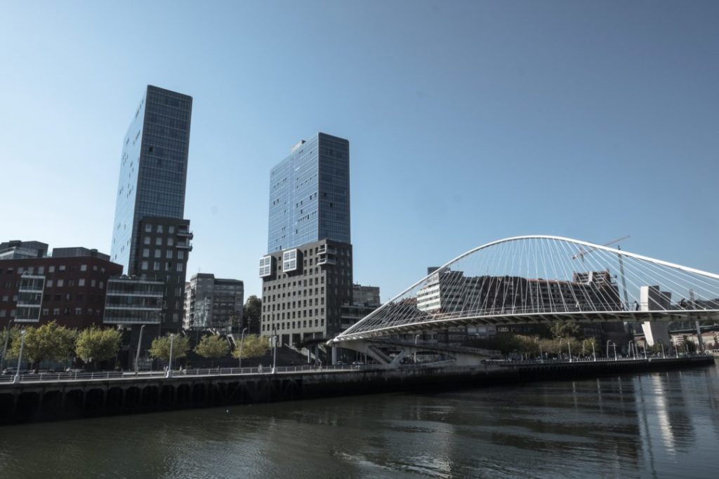 Puente Zubizuri Bilbao