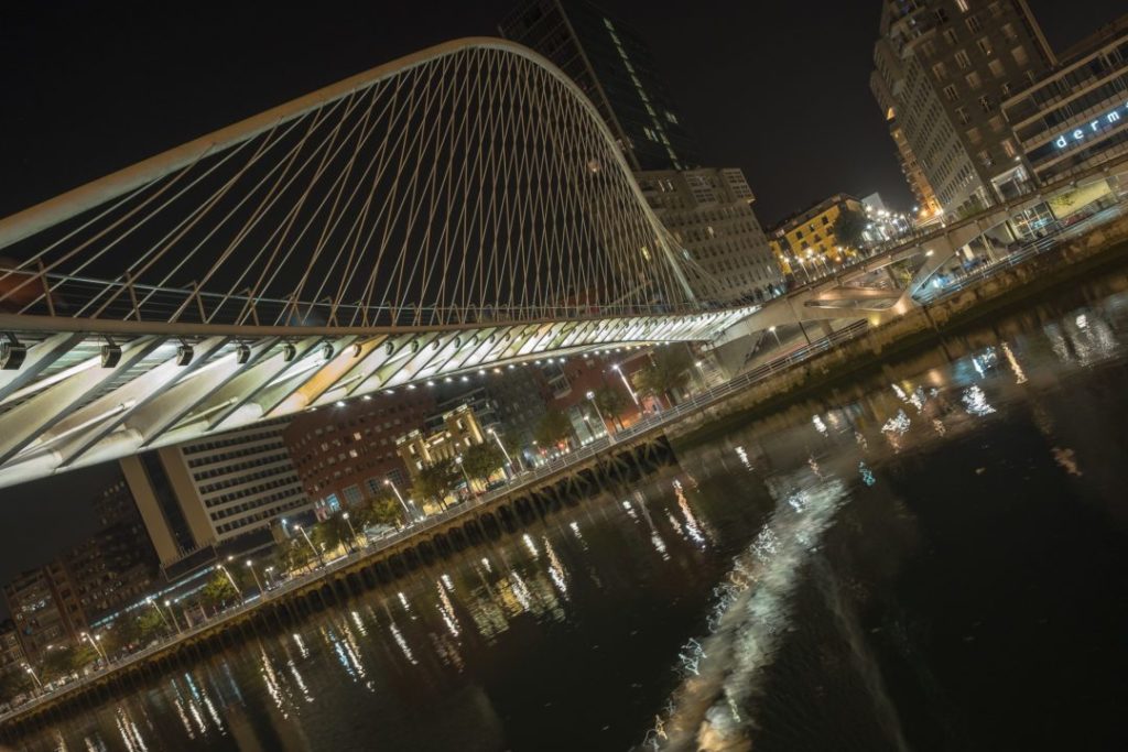 Brücke Zubizuri