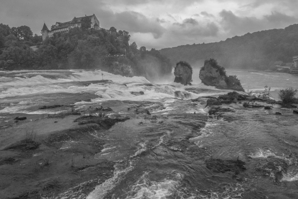 Rheinfall vom Ufer aus