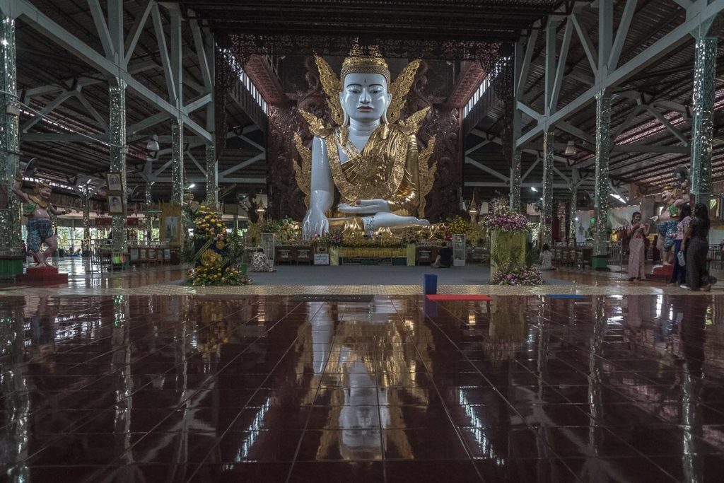 sitting buddha yangon