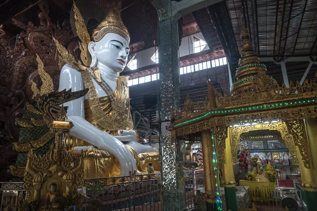 sitting buddha yangon