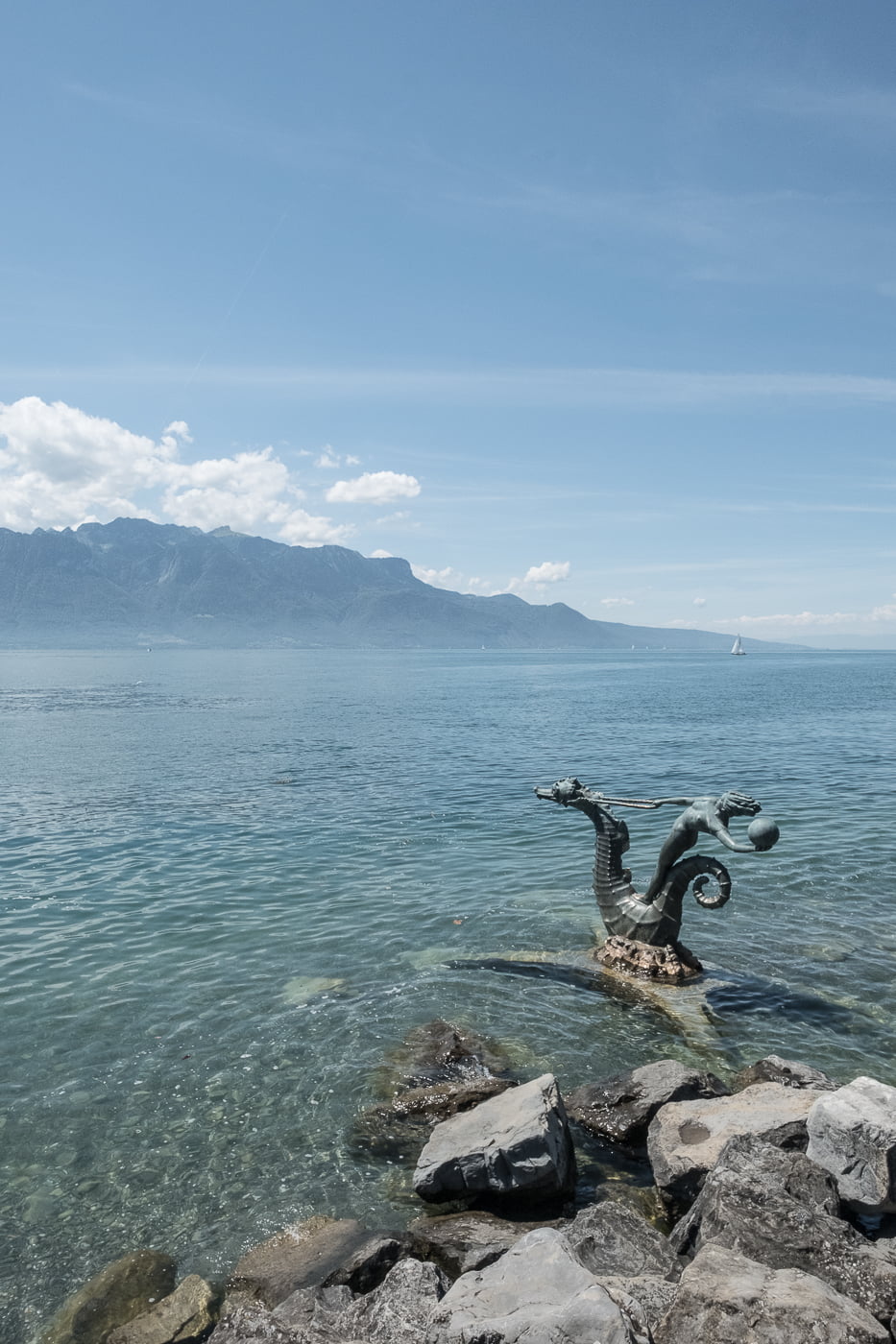 Skulpturen im Genfersee