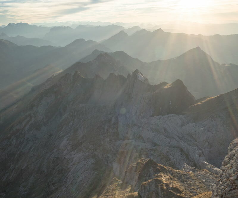 Sonnenlicht in den Bergen