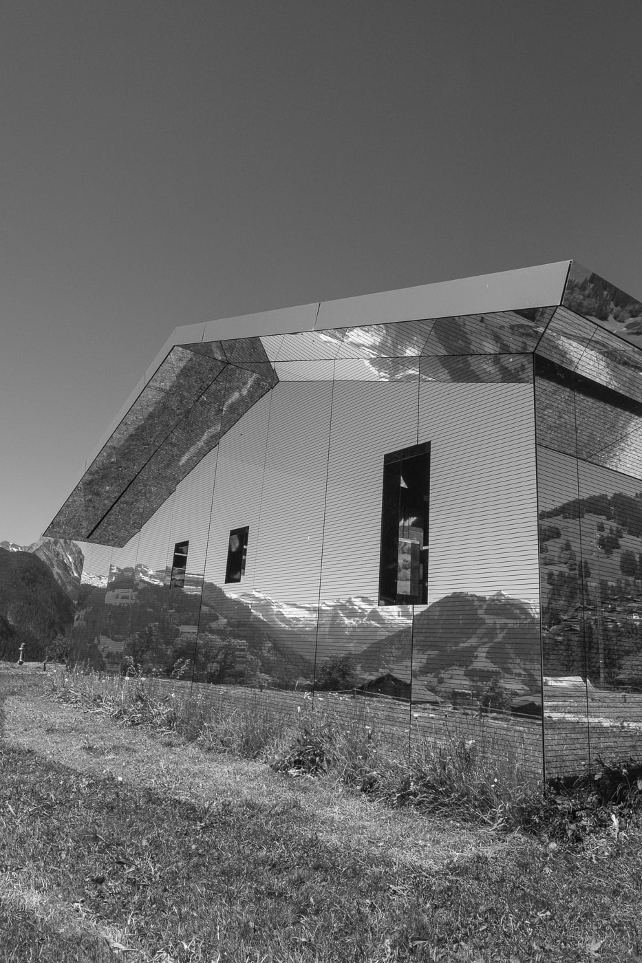 spiegelhaus-mirage-gstaad-sw