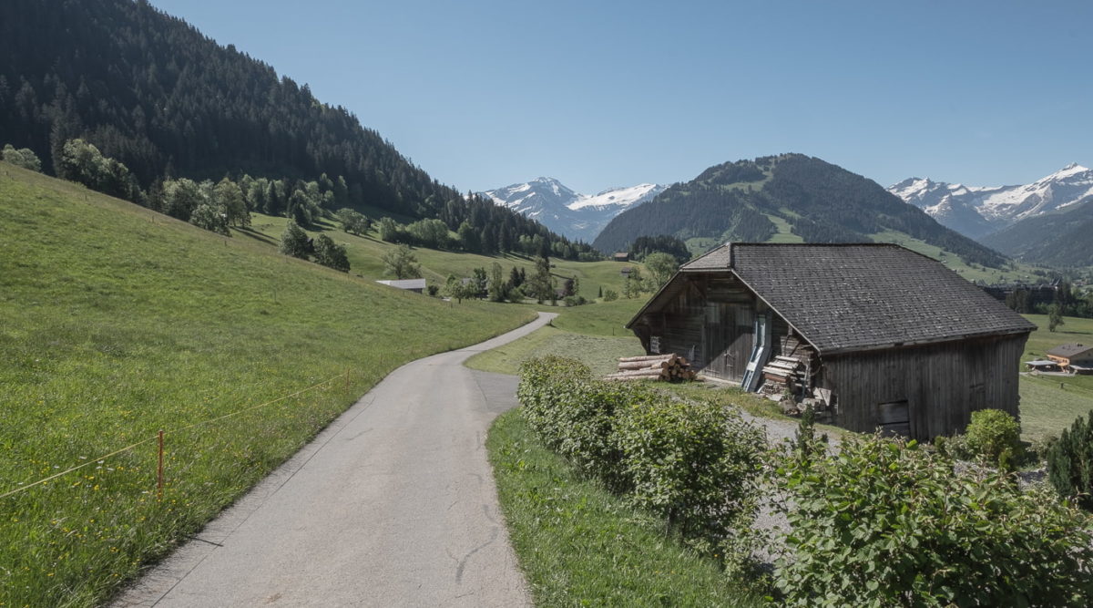 wanderung von gstaad nach sanenmoeser