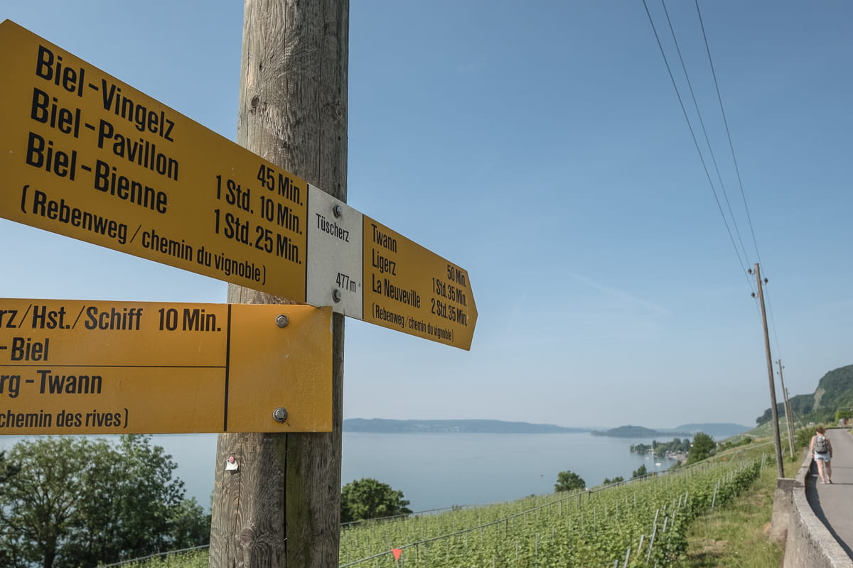 Wanderweg Beschilderung am Rebenweg Biel